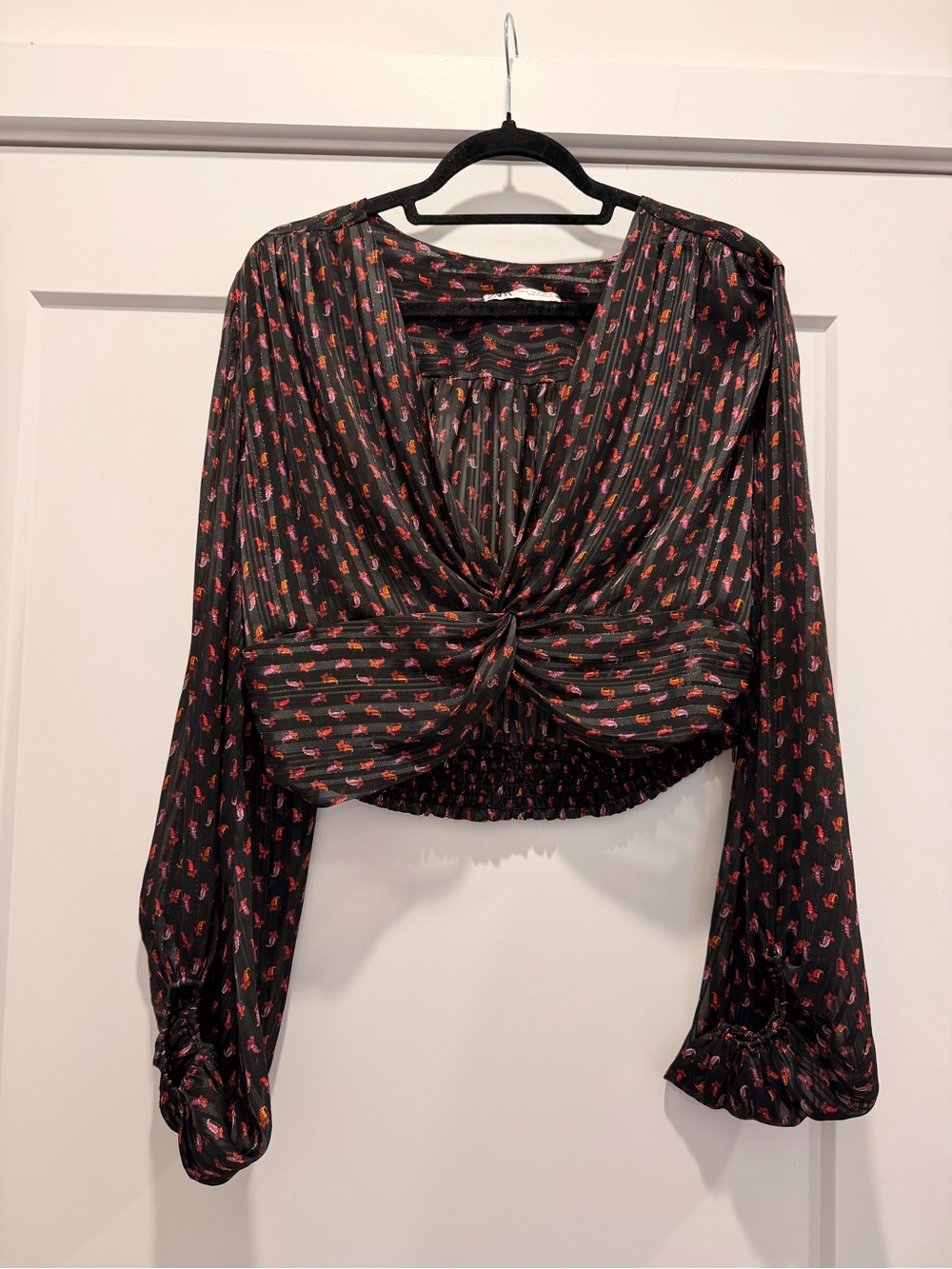 Zara Black Long-Sleeve Twist-Front Cropped Top with Red Print